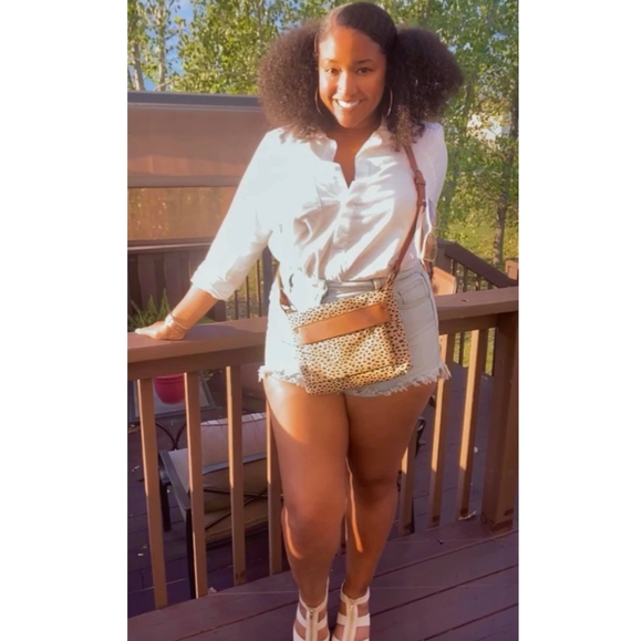 Meet your Posher, Adrianne - Picture 1 of 1